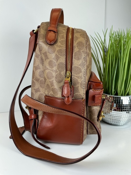 coach backpack 32715 Outlet Taylor Small In Signature Canvas Features pocket fastened via zip and additional closure on the front Coach Campus Lock Signature Canvas